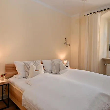 Graefin Martha Maria - Design-apartment In Der Historischen Hinterburg - Nahe Fulda *