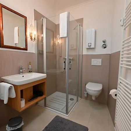Graefin Martha Maria - Design-apartment In Der Historischen Hinterburg - Nahe Fulda * Schlitz