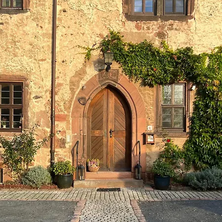 Graefin Martha Maria - Design-apartment In Der Historischen Hinterburg - Nahe Fulda Apartment *
